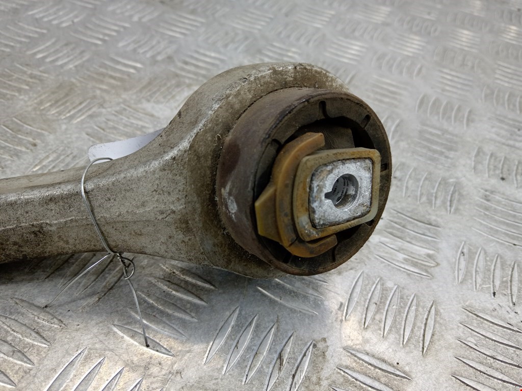 Рычаг передний правый VOLKSWAGEN Passat B5 1997-2005