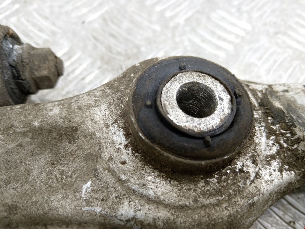 Рычаг передний правый VOLKSWAGEN Passat B5 1997-2005