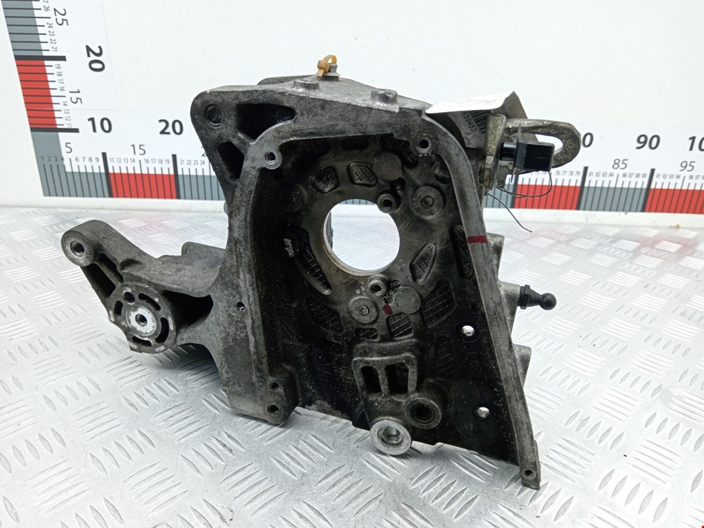 Кронштейн ТНВД OPEL Zafira B 2005-2012