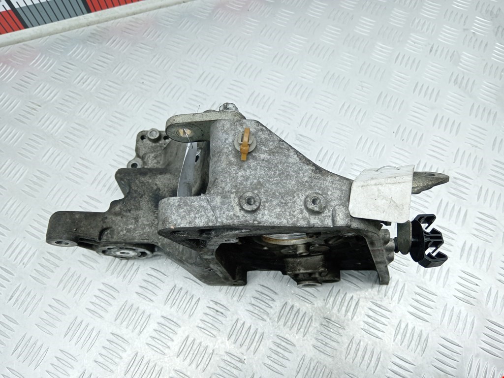 Кронштейн ТНВД OPEL Zafira B 2005-2012