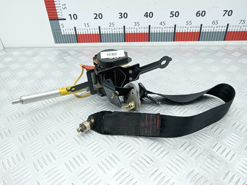 Ремень безопасности передний левый Nissan Primera P11 (1995-2002)