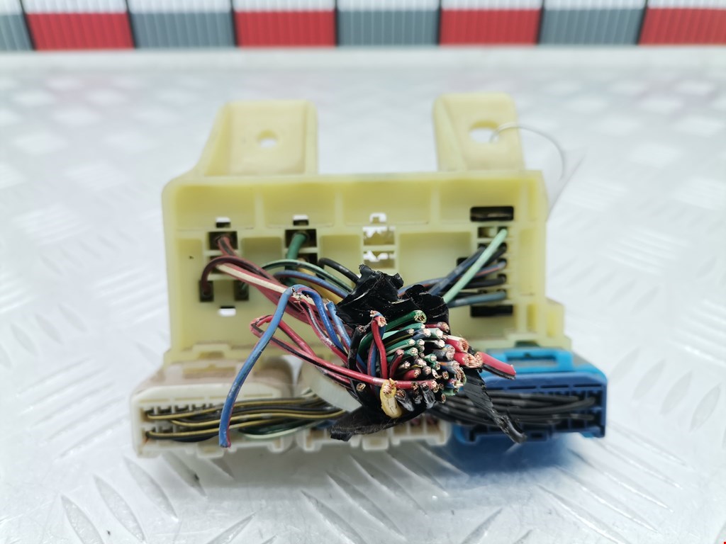 Блок реле MITSUBISHI Colt CJ 1995-2003