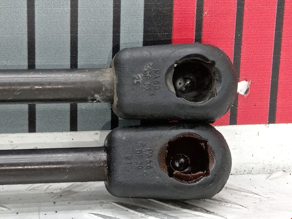 Амортизатор крышки (двери) багажника NISSAN Primera P11 1996-2002