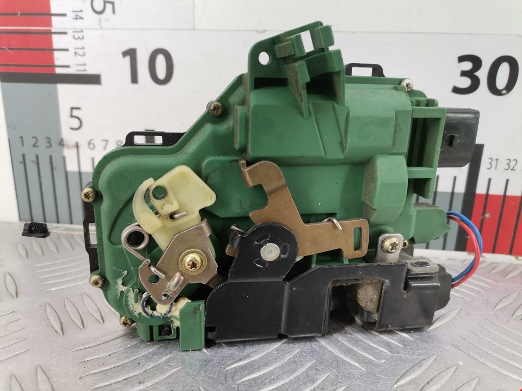 Замок двери передней левой SKODA Octavia A4 1U- 1997-2010