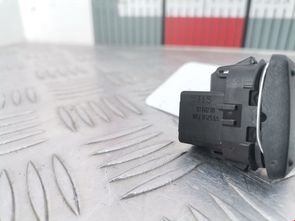 Кнопка стеклоподъемника FORD C-MAX 2003-2010