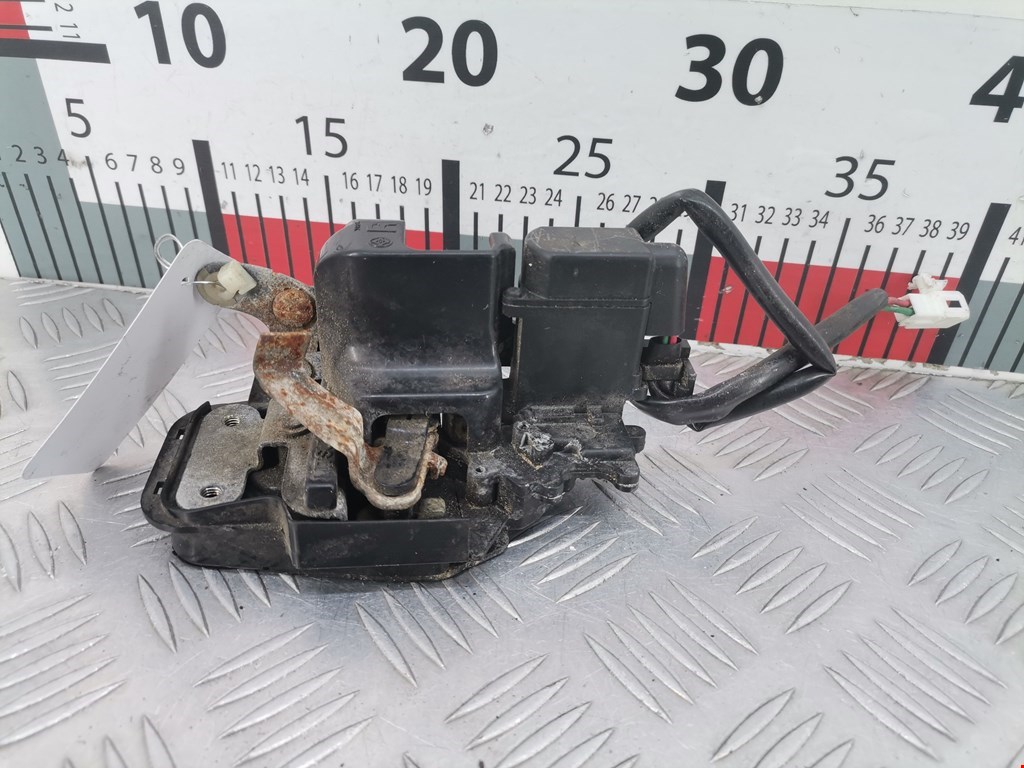 Замок двери задней правой MAZDA Xedos 6 1992-1999