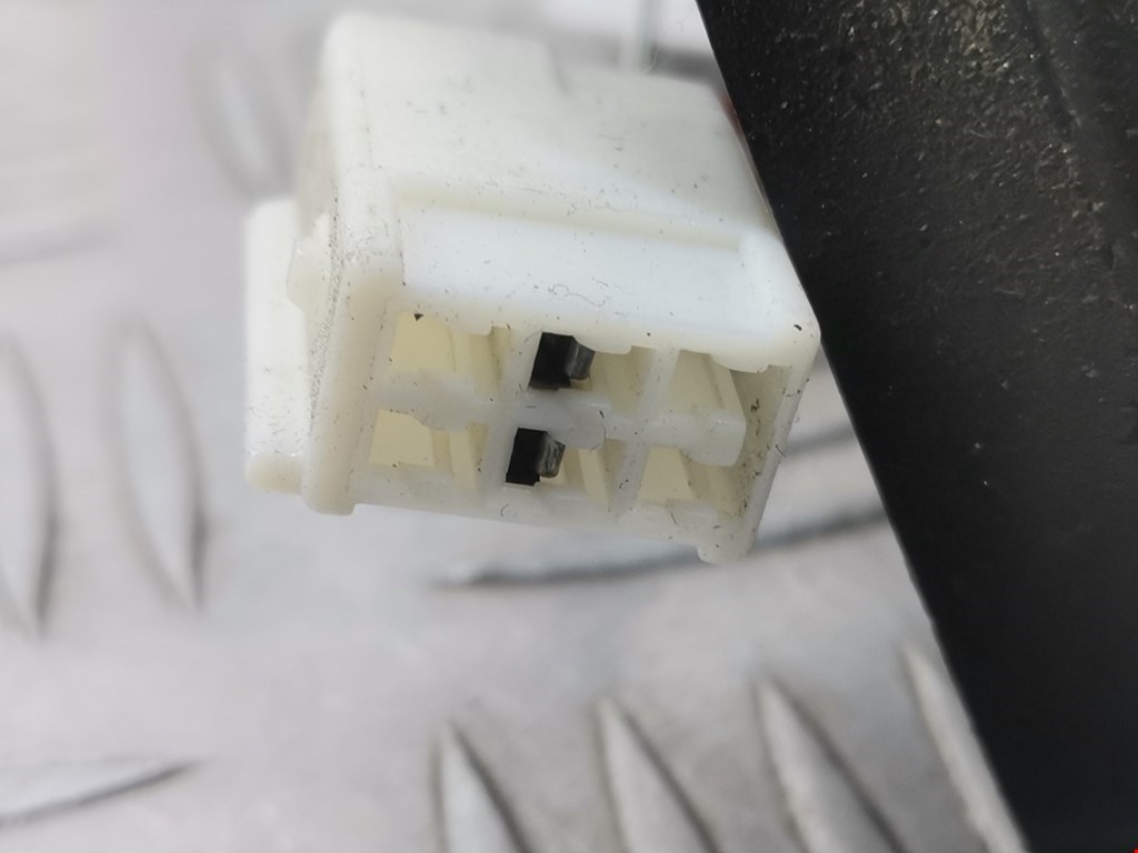 Замок двери задней левой MAZDA Premacy CP 1999-2004