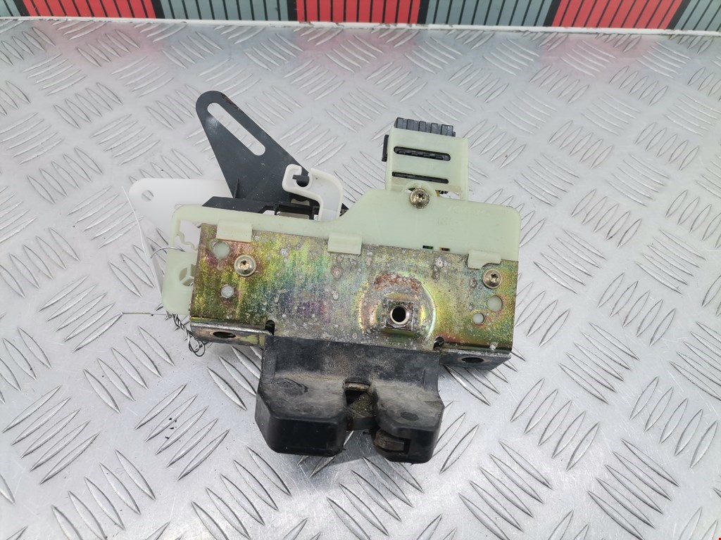 Замок багажника (крышки двери) VOLVO V70 II 2000-2007