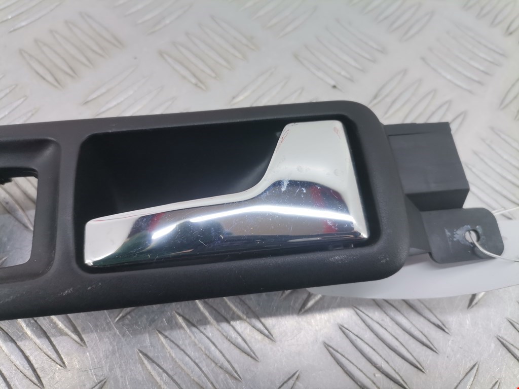 Ручка дверная задняя внутренняя правая VOLKSWAGEN Golf IV 1997-2003