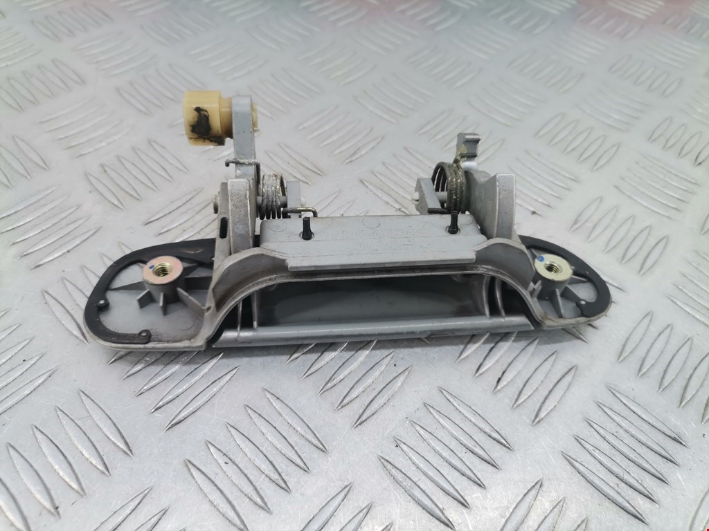 Ручка двери задней наружная левая MAZDA Premacy CP 1999-2004