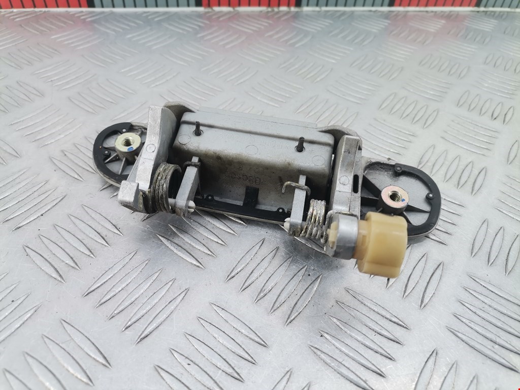 Ручка двери задней наружная левая MAZDA Premacy CP 1999-2004