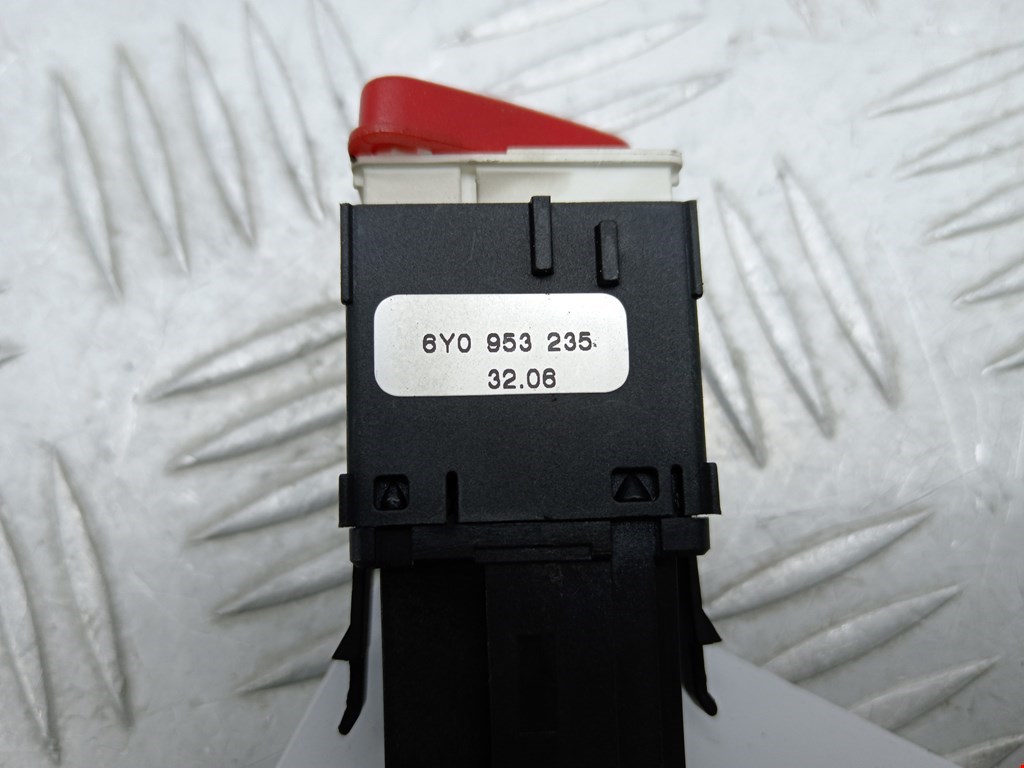 Кнопка аварийной сигнализации (аварийки) SKODA Fabia MK1 1999-2006