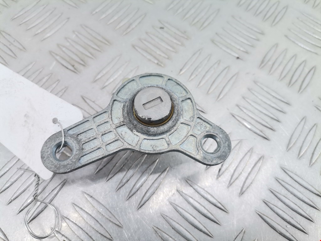 Вставка замка багажника MASERATI Quattroporte M139 2003-2012