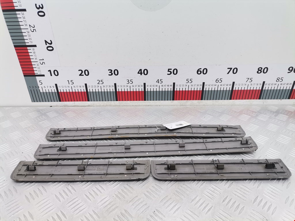 Накладка порога (внутренняя) KIA Sorento 2002-2009