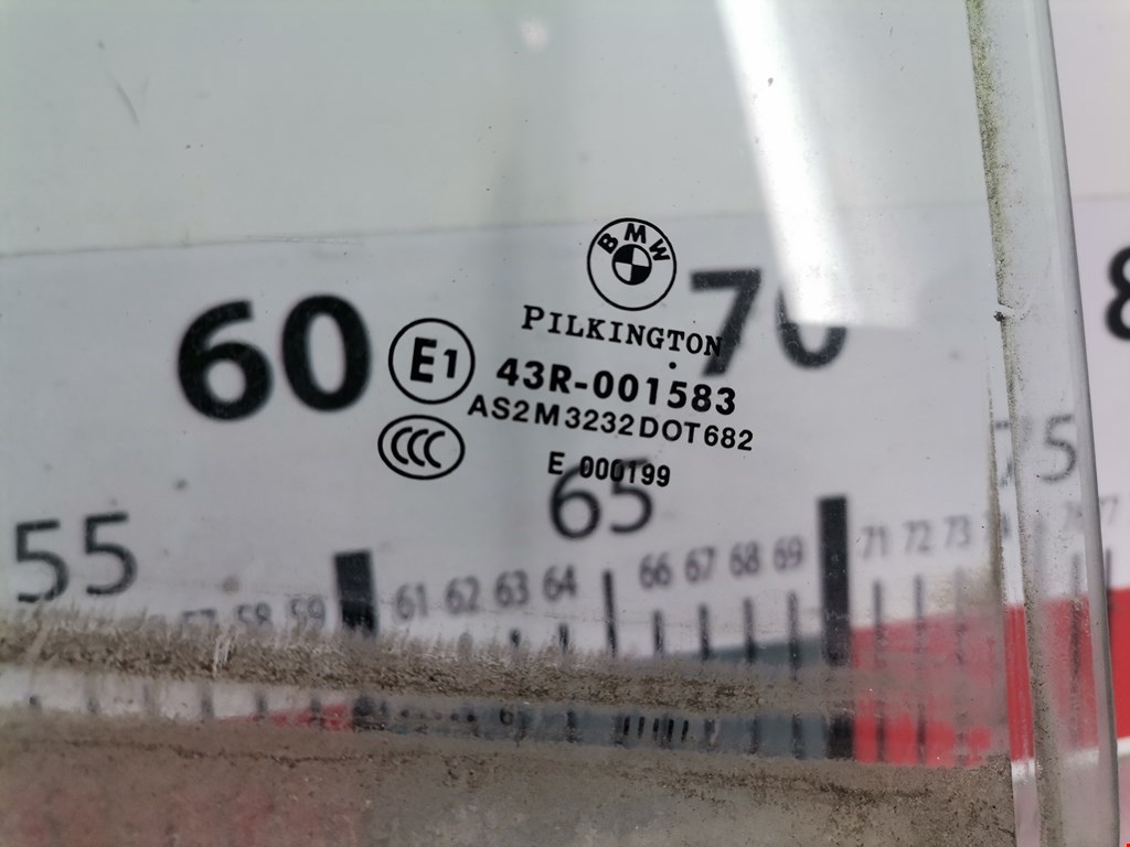 Стекло двери заднее правое BMW 1er E81\E87 2004-2011
