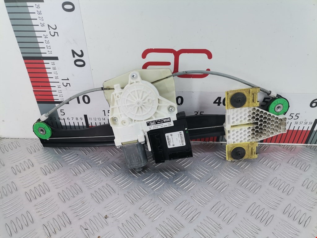 Стеклоподъемник задний правый AUDI A3 8P 2003-2013