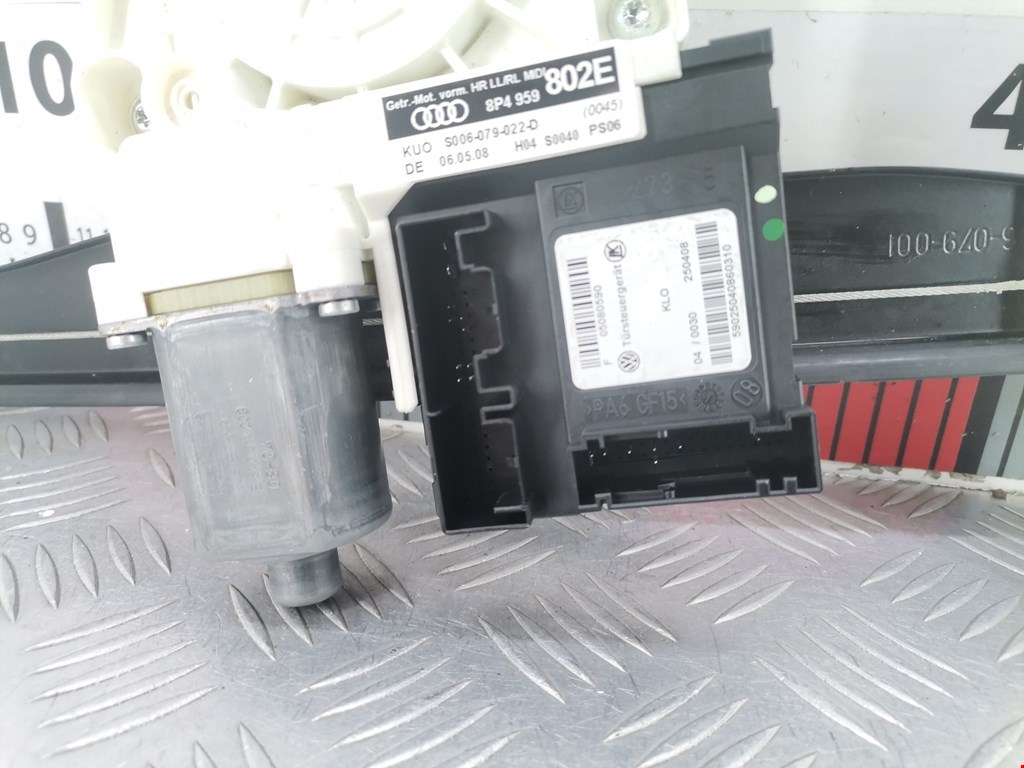 Стеклоподъемник задний правый AUDI A3 8P 2003-2013