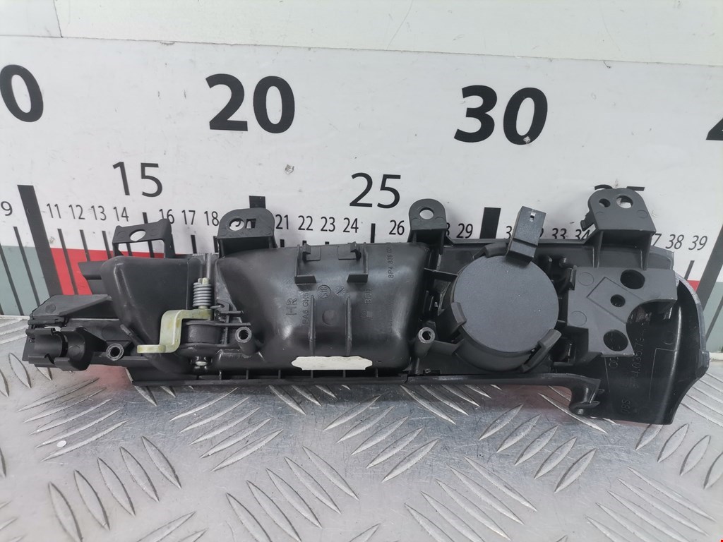 Ручка дверная задняя внутренняя правая AUDI A3 8P 2003-2013