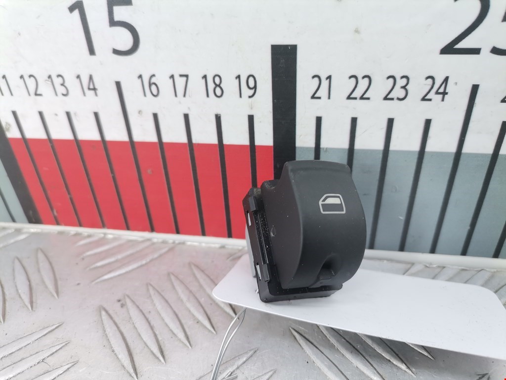 Кнопка стеклоподъемника AUDI A3 8P 2003-2013