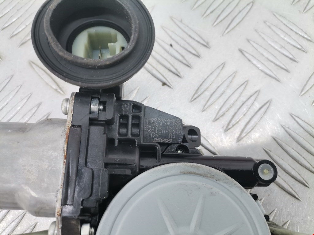 Стеклоподъемник задний левый TOYOTA Prius II XW20 2003-2012