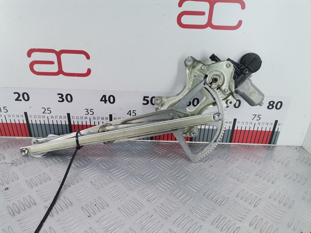 Стеклоподъемник задний левый TOYOTA Prius II XW20 2003-2012