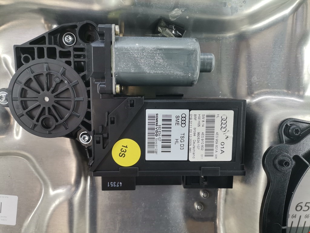 Стеклоподъемник задний левый AUDI A8 D3 2003-2010