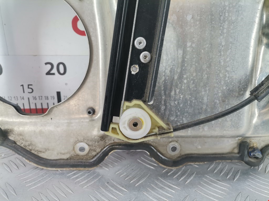 Стеклоподъемник задний левый AUDI A8 D3 2003-2010