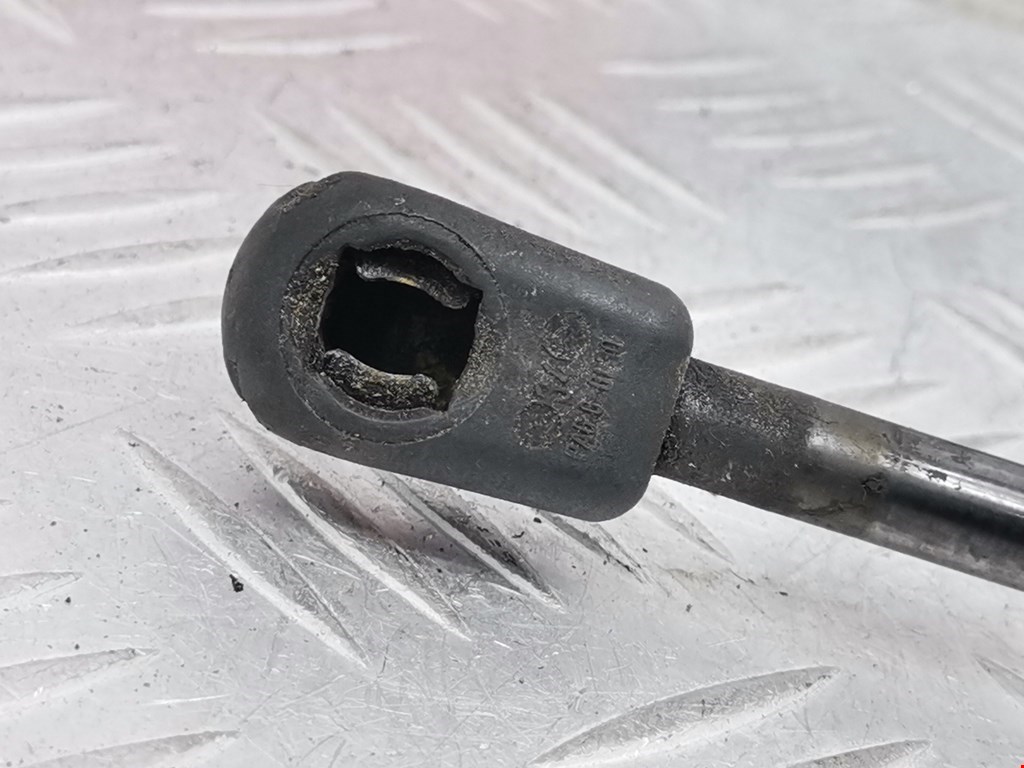 Амортизатор капота левый=правый OPEL Astra H/Family 2004-2015