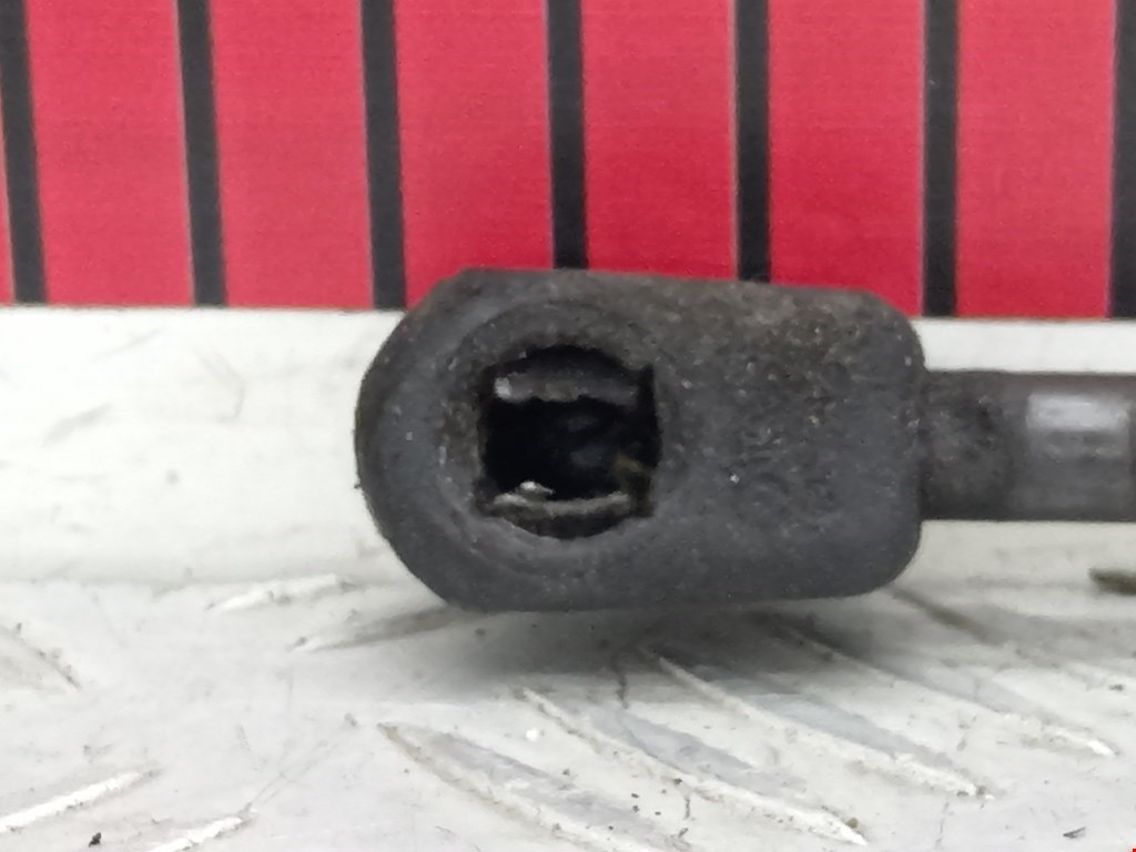 Амортизатор капота левый=правый OPEL Astra H/Family 2004-2015