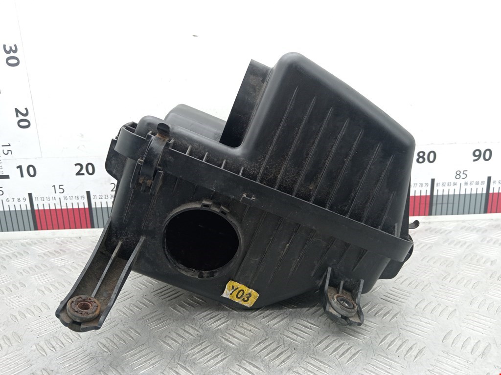Корпус воздушного фильтра KIA Sorento 2002-2009