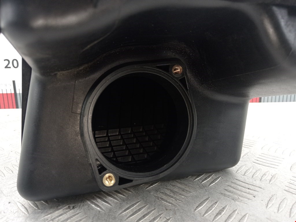 Корпус воздушного фильтра KIA Sorento 2002-2009