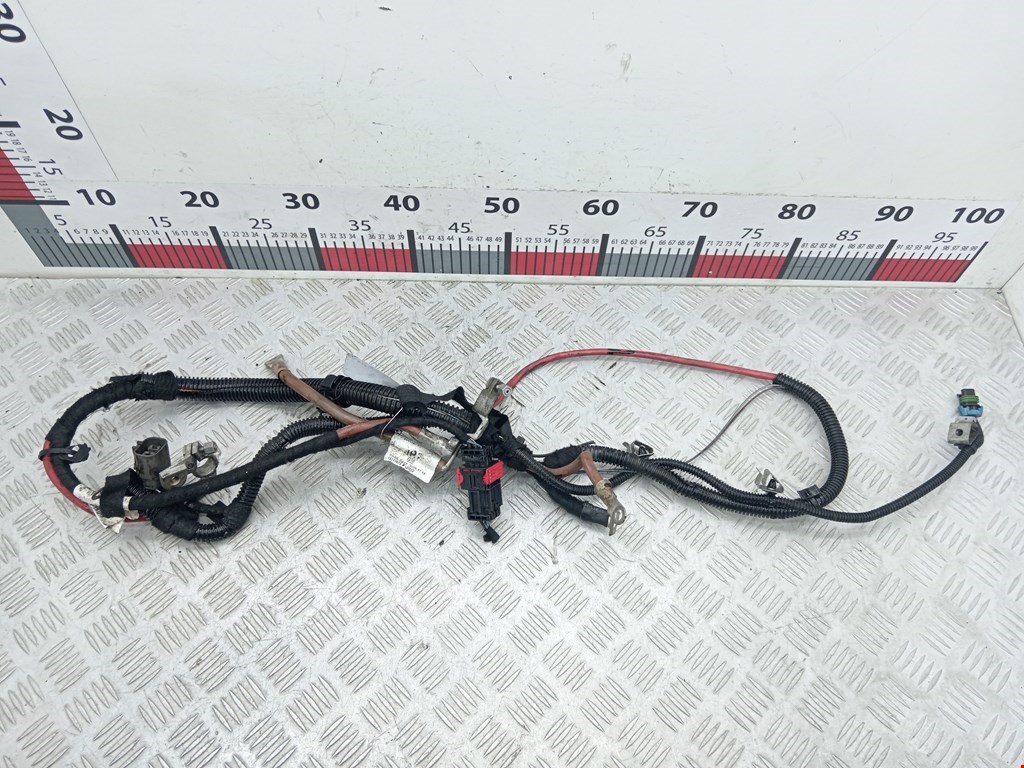 Клемма аккумулятора (плюс) + OPEL Astra H/Family 2004-2015