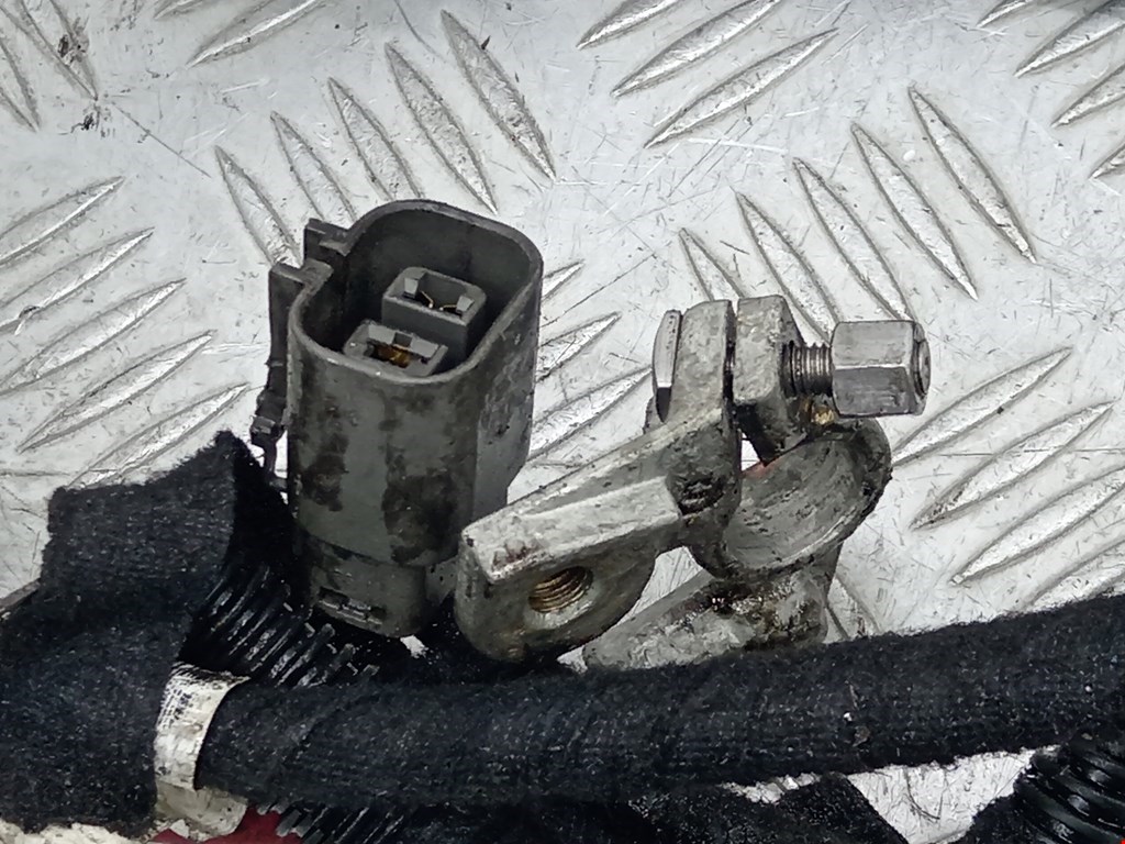 Клемма аккумулятора (плюс) + OPEL Astra H/Family 2004-2015