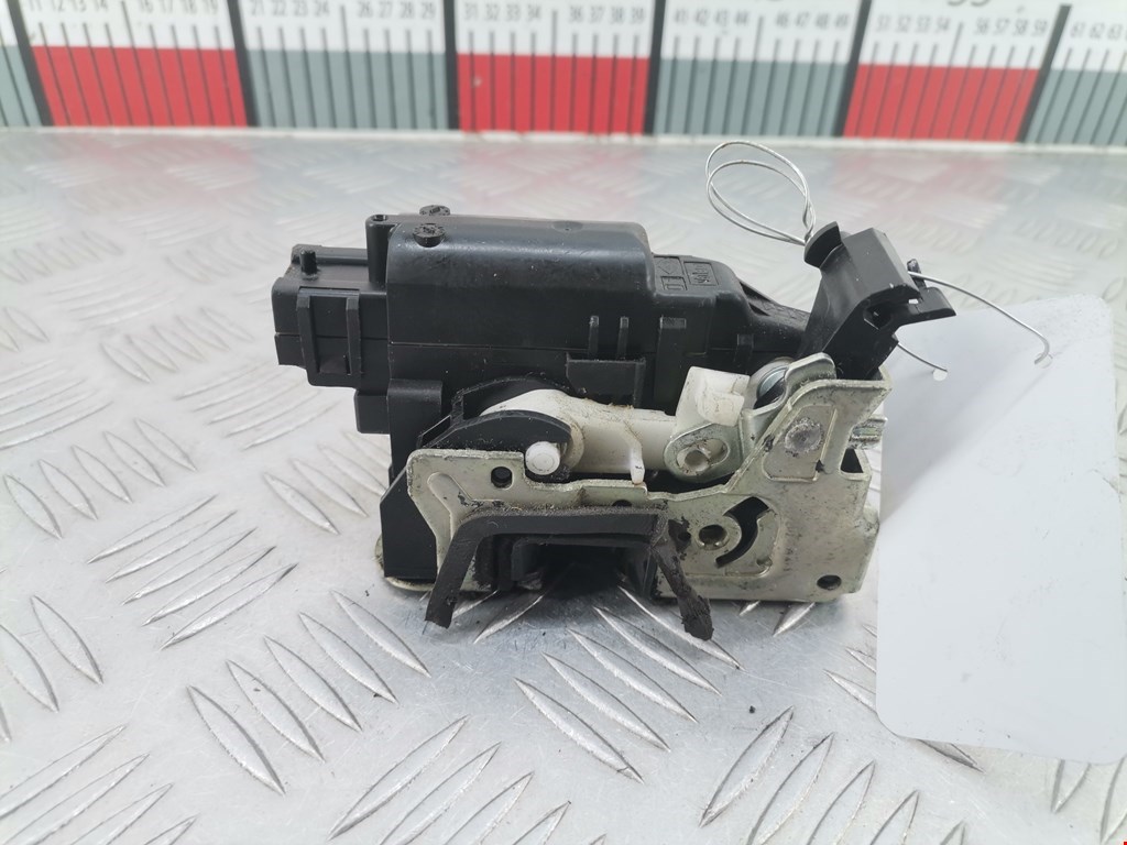 Замок двери передней правой DACIA Duster Duster I 2010-2017