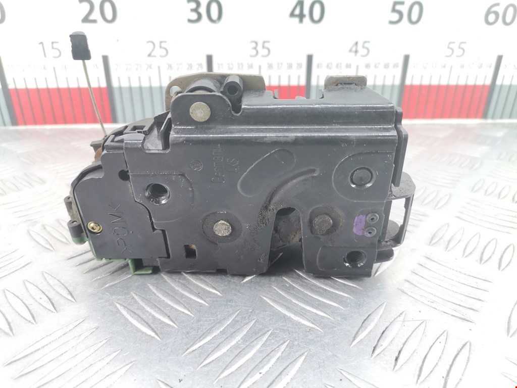 Замок двери передней правой VOLKSWAGEN Golf IV 1997-2003