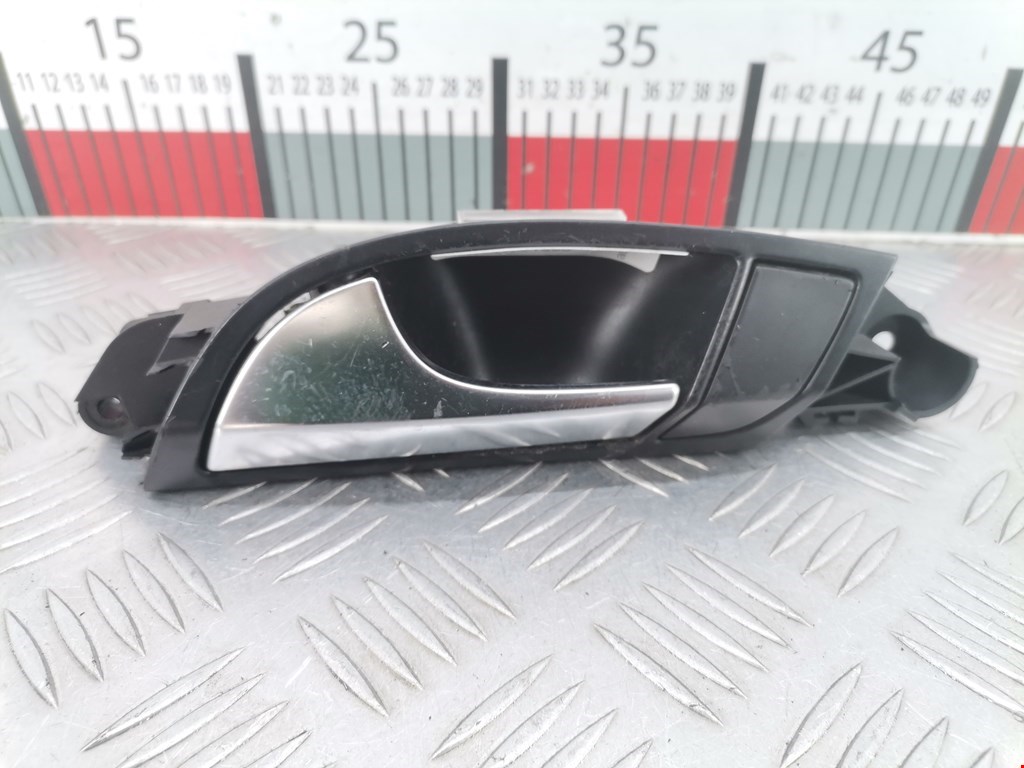 Ручка дверная передняя внутренняя левая AUDI Q7 I 2006-2015