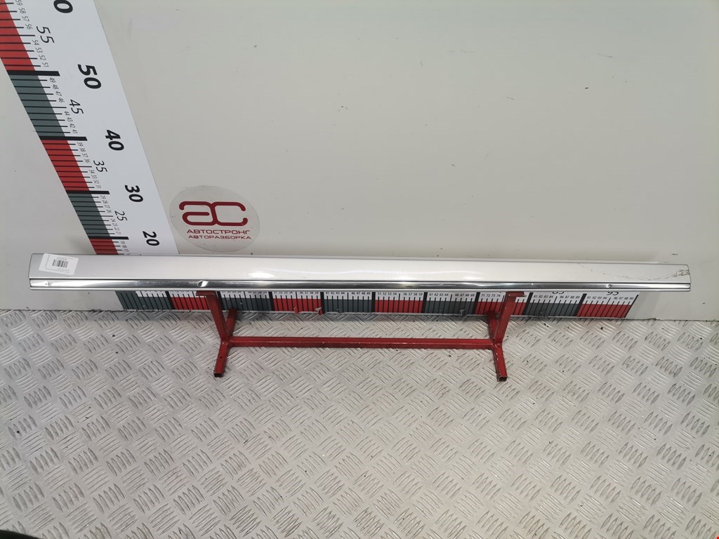 Накладка декоративная (молдинг) двери передней левой Mercedes E-Class (W211) (2002-2009)