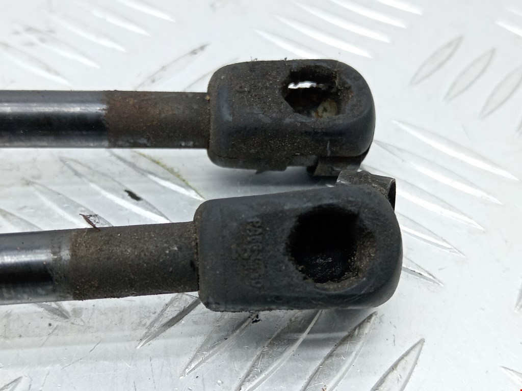 Амортизатор крышки (двери) багажника HYUNDAI i40 2011-2019