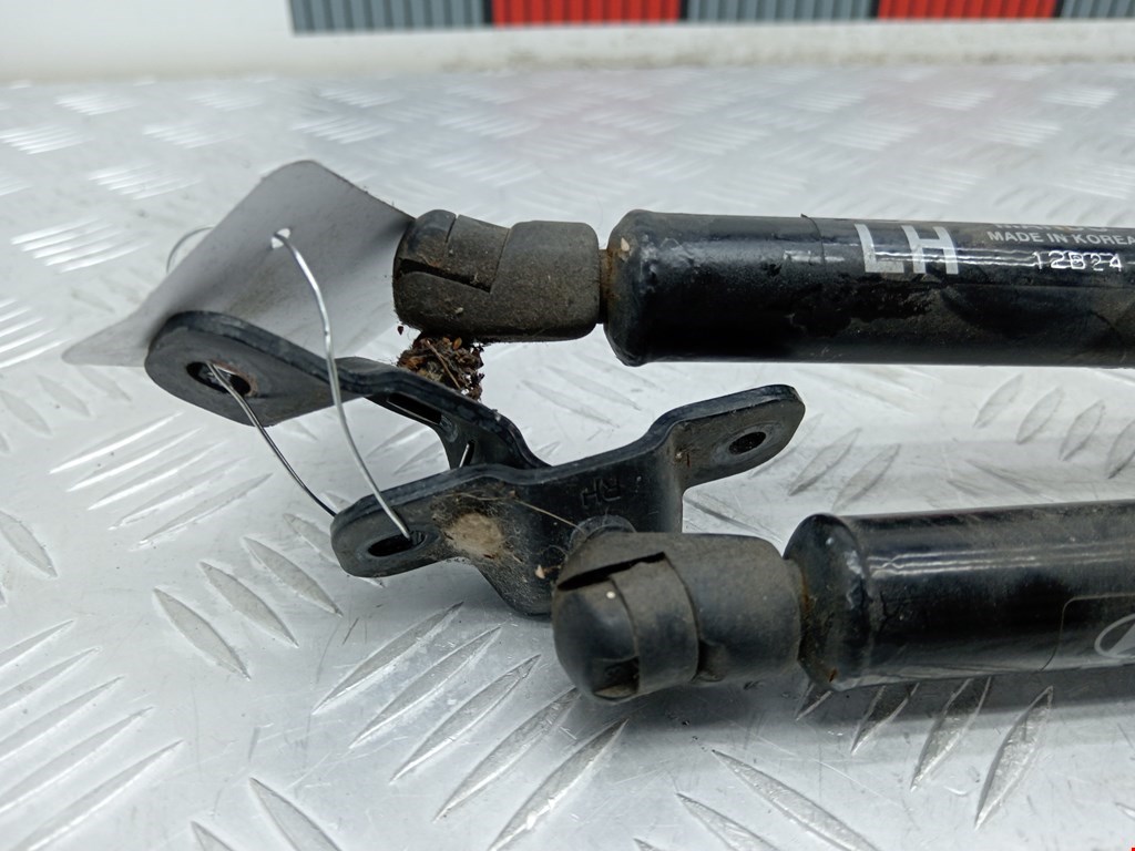 Амортизатор крышки (двери) багажника HYUNDAI i40 2011-2019