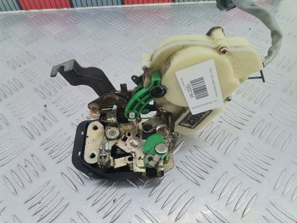 Замок двери передней правой KIA Sorento 2002-2009