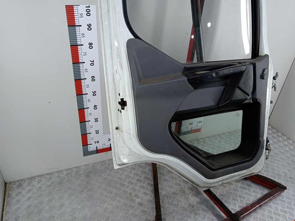 Дверь передняя левая RENAULT Midlum 1999-2013