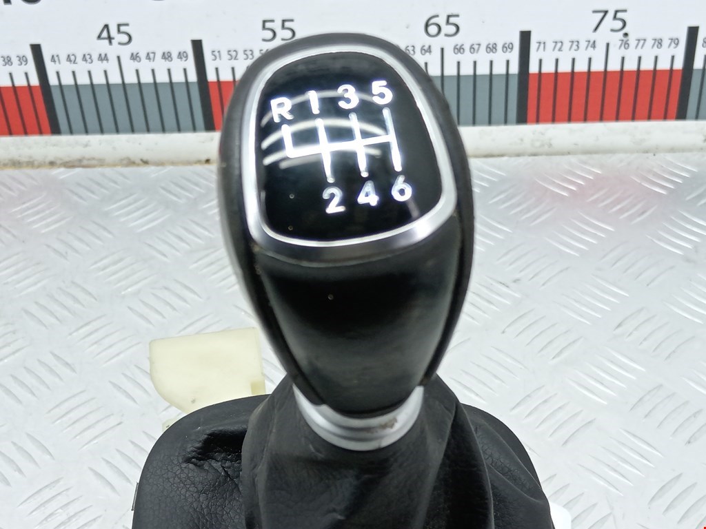 Кулиса (селектор) АКПП/МКПП в салоне HYUNDAI i40 2011-2019