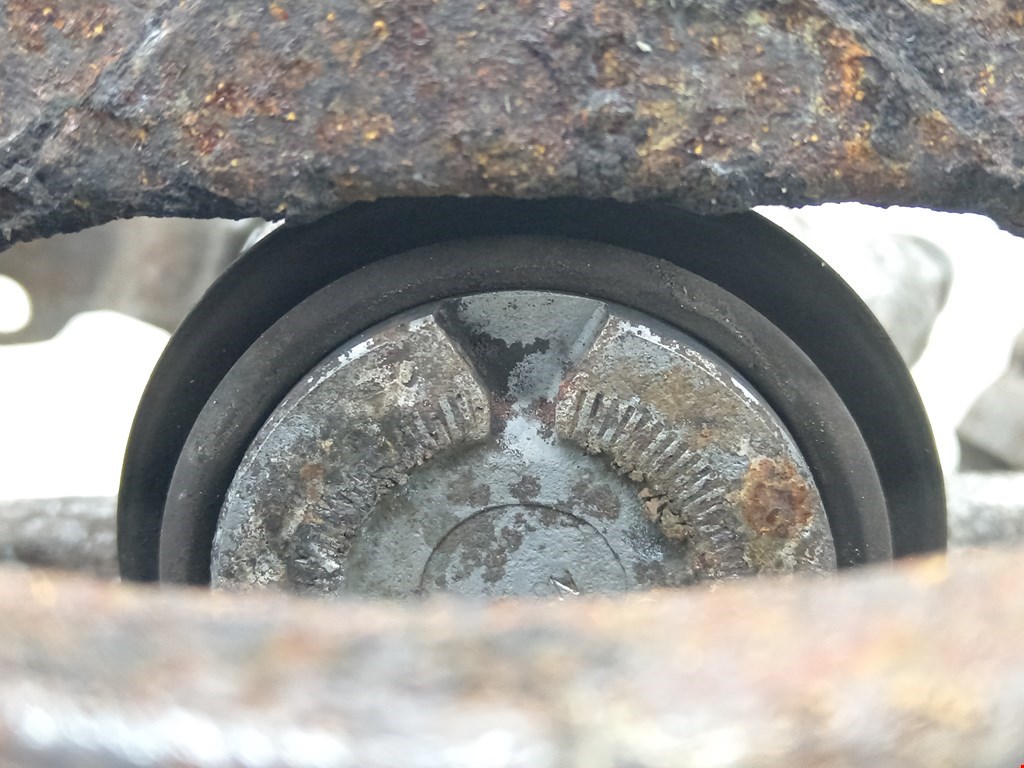 Суппорт задний левый OPEL Zafira B 2005-2012