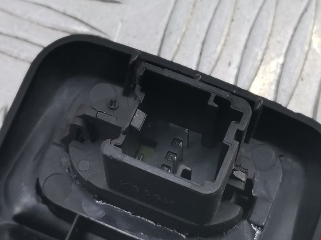 Кнопка стеклоподъемника FORD Kuga 2008-2012