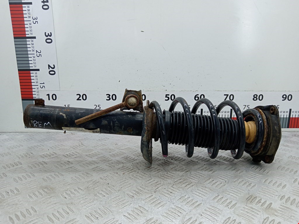 Стойка амортизатора переднего левого Volkswagen Tiguan 1 (2007-2016)