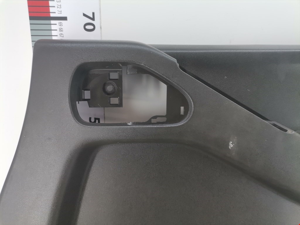 Обшивка двери передняя правая NISSAN Navara III D40 2005-2015