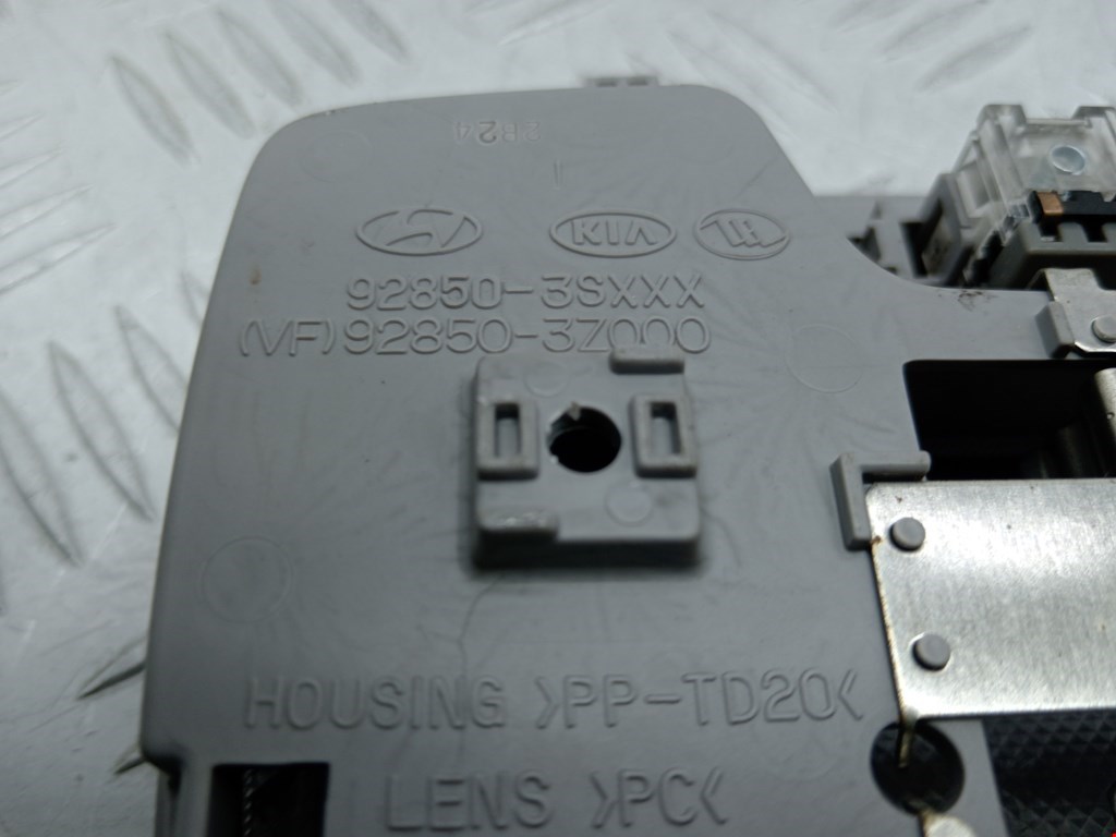 Плафон салонный (салона фонарь) HYUNDAI i40 2011-2019