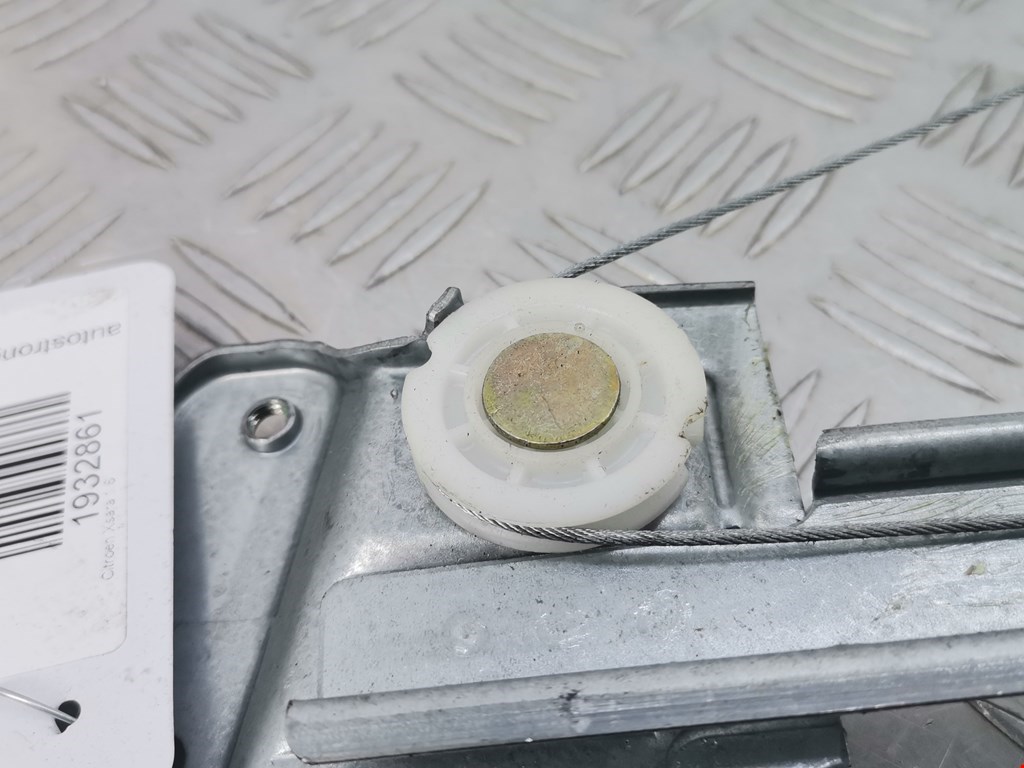 Стеклоподъемник задний правый CITROEN Xsara 1997-2000