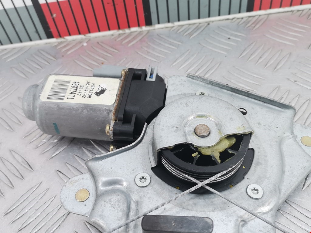 Стеклоподъемник задний правый CITROEN Xsara 1997-2000