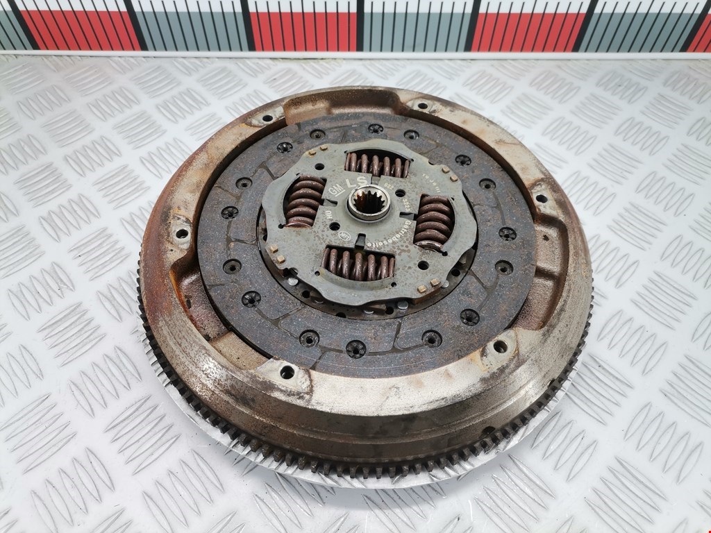 Маховик (демпфер сцепления) OPEL Astra H/Family 2004-2015